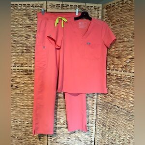 Figs Hot Coral Scrub Set